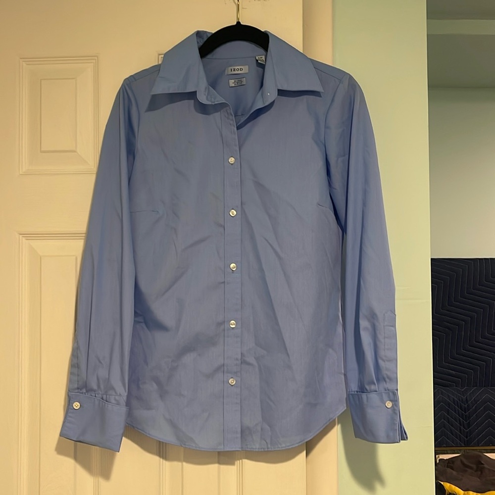 Izod women’s No Iron Blue French Cuff Button Down Shirt small